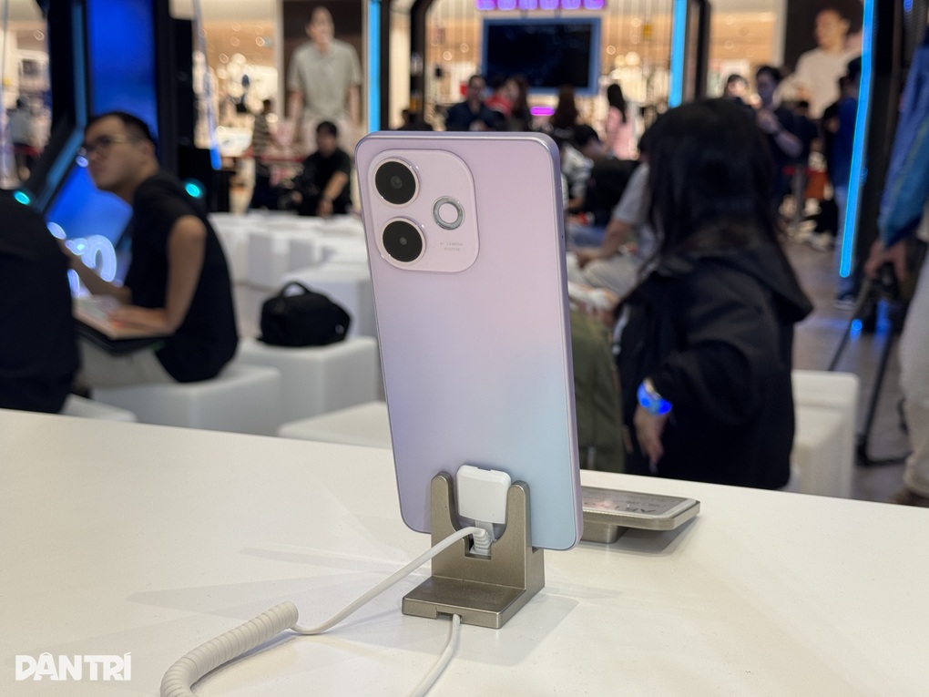 Oppo lần đầu tích hợp AI trên điện thoại tầm trung - 1 Oppo lần đầu tích hợp AI trên điện thoại tầm trung - 1