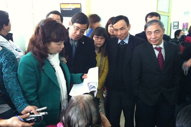 Bộ trưởng nên “vi hành” thay vì “công khai hành”