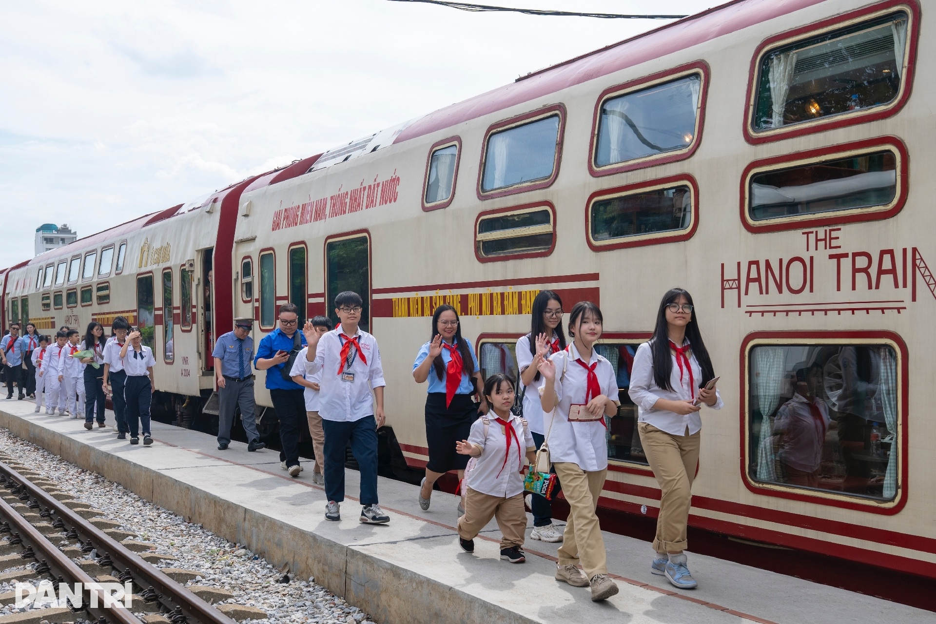 Hành trình của 100 khăn quàng đỏ trên chuyến tàu đặc biệt - 13