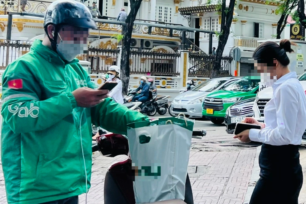 Cậu bạn học giỏi nhất lớp làm giao hàng hay bi kịch của học sinh giỏi? - 1 Cậu bạn học giỏi nhất lớp làm giao hàng hay bi kịch của học sinh giỏi? - 1