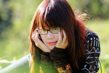 Nữ sinh kiến trúc cá tính trong tiết trời thu se lạnh