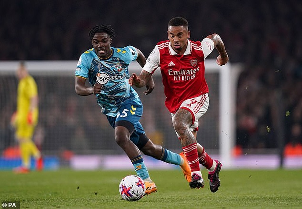 Điểm yếu lớn nhất của Arsenal trong cuộc đua vô địch Ngoại hạng Anh - 1 Điểm yếu lớn nhất của Arsenal trong cuộc đua vô địch Ngoại hạng Anh - 1