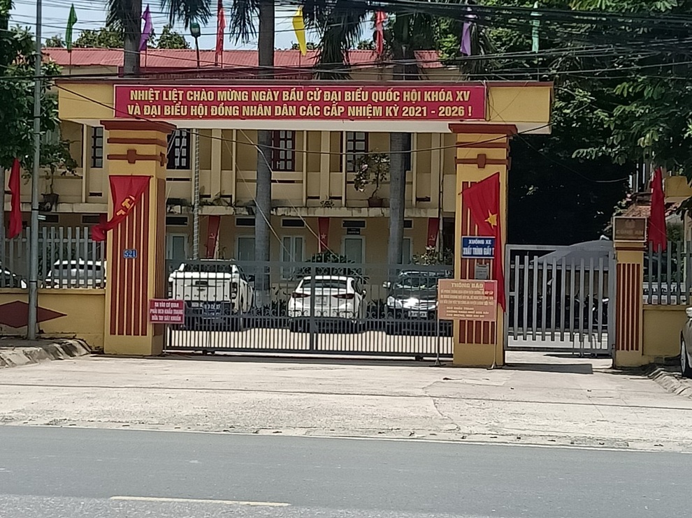 Hòa Bình: Cấm trại trụ sở công an huyện có chiến sĩ mắc Covid-19 - 1 Hòa Bình: Cấm trại trụ sở công an huyện có chiến sĩ mắc Covid-19 - 1