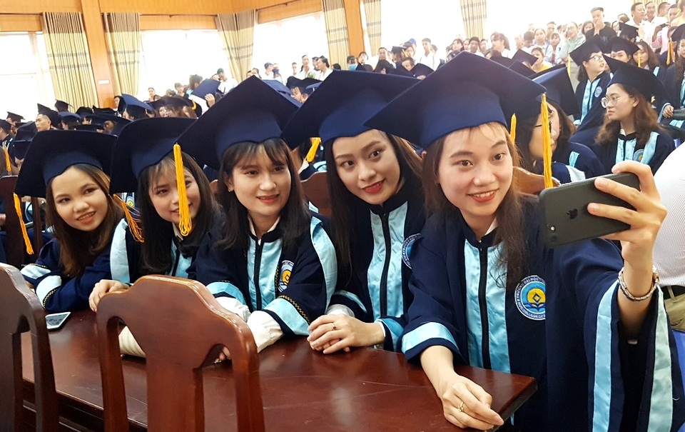 Huế: Những SV đầu tiên nhận bằng tốt nghiệp sớm theo cách học tiến độ nhanh - 2