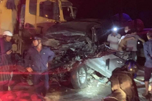 Hai ô tô va chạm nhau trong đêm, 3 người bị thương