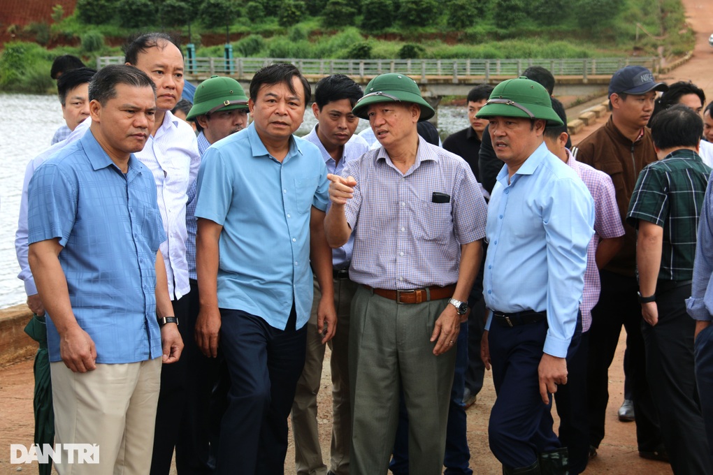 Quả bom nước nguy cơ vỡ: Chỉ có 15 ngày để cứu - 2 Quả bom nước nguy cơ vỡ: Chỉ có 15 ngày để cứu - 2