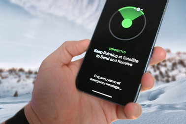 Tính năng liên lạc vệ tinh trên iPhone 14 giúp cứu mạng 3 sinh viên đi lạc
