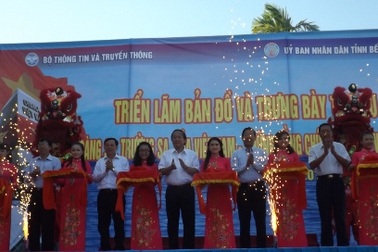 Khai mạc triển lãm trưng bày tư liệu Hoàng Sa, Trường Sa