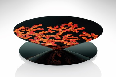 Vợ đạo diễn Trần Anh Hùng mang tác phẩm sơn mài đến phiên đấu giá Christie’s