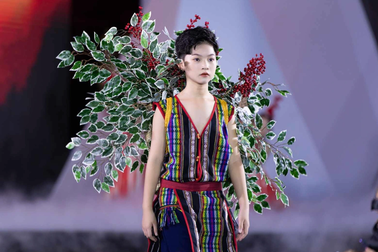 Siêu mẫu nhí Phong Thiên nhận giải thưởng Star Kid International 2023