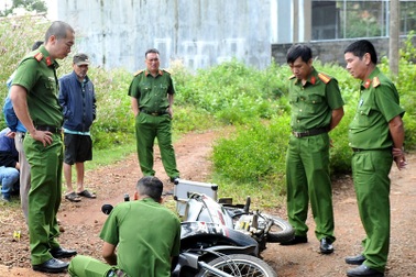 "Quái khách" rút dao đâm gục xe ôm rồi cướp tài sản