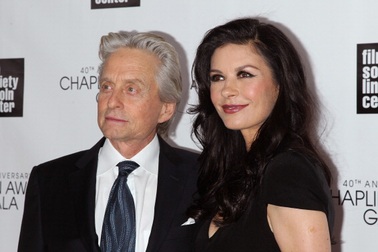 Catherine Zeta-Jones lại phải đi điều trị rối loạn lưỡng cực