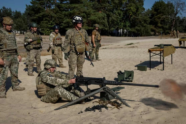 Mỹ xoay xở 300 triệu USD viện trợ khẩn cấp cho Ukraine