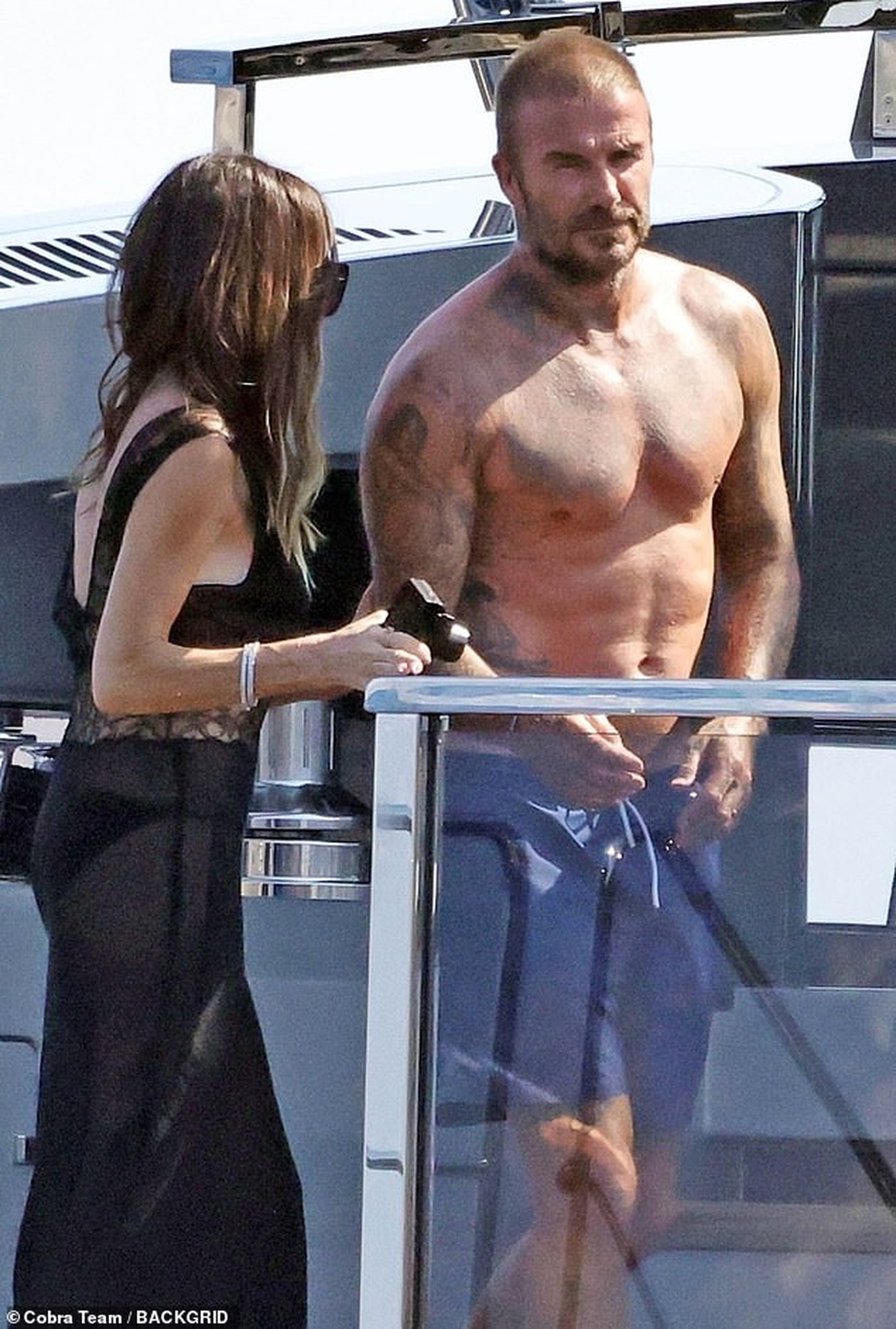 Gia đình Beckham tận hưởng kỳ nghỉ dưỡng trên siêu du thuyền - 1 Gia đình Beckham tận hưởng kỳ nghỉ dưỡng trên siêu du thuyền - 1
