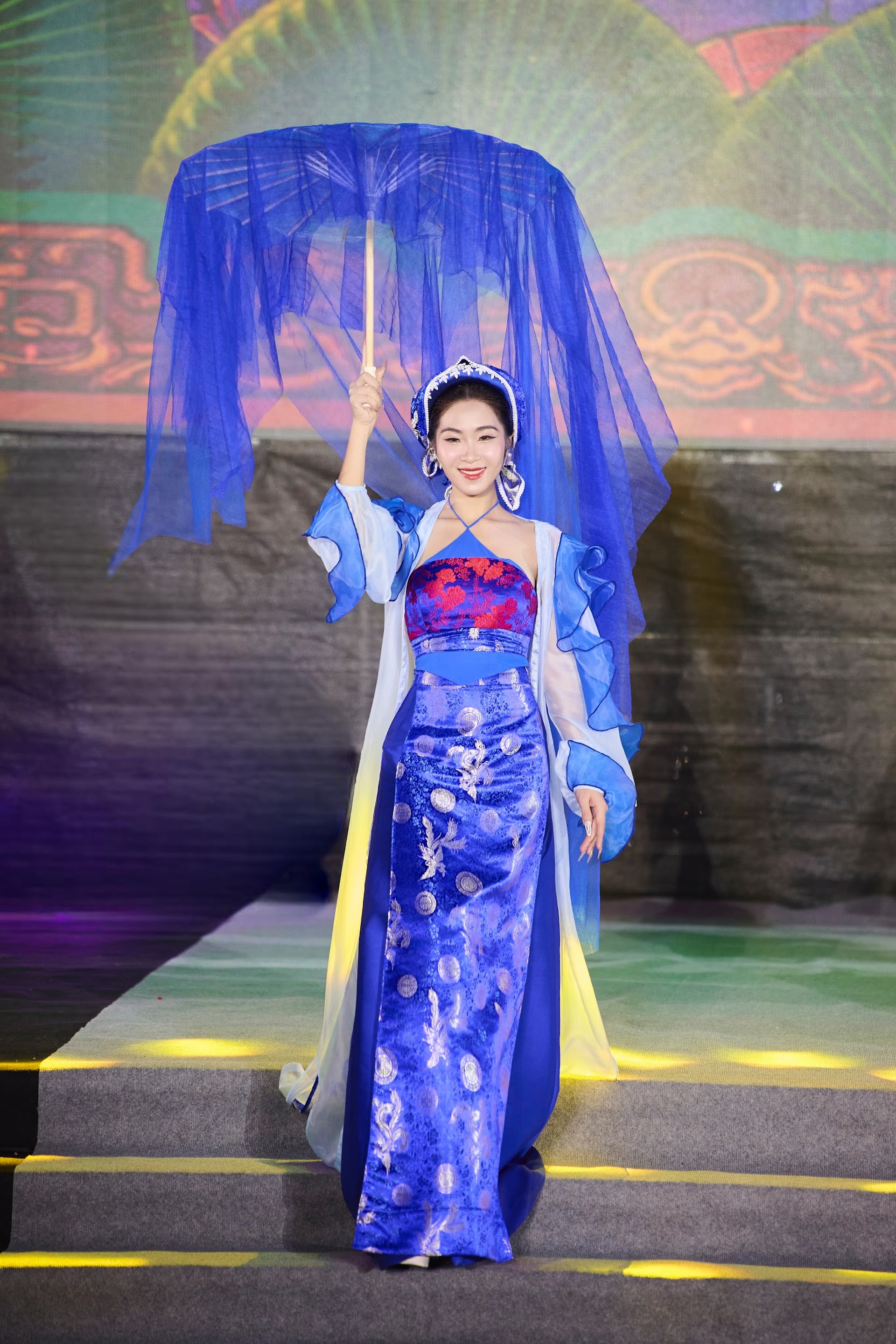 Hà Myo, Tuấn Cry trình diễn thời trang trên nền nhạc xẩm gây chú ý - 1