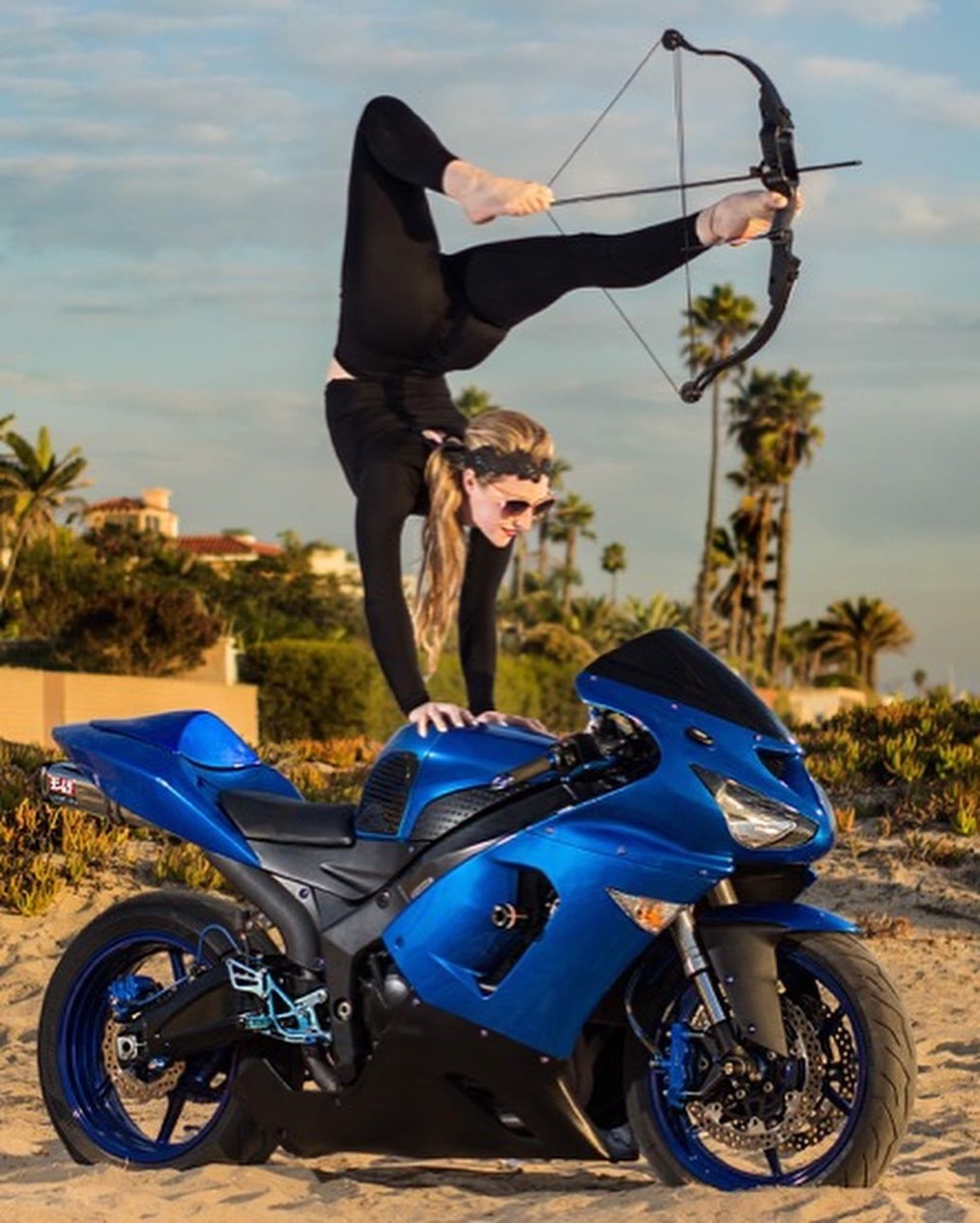 Ngỡ ngàng trước trình bắn cung... bằng chân của mỹ nhân 9x - 8