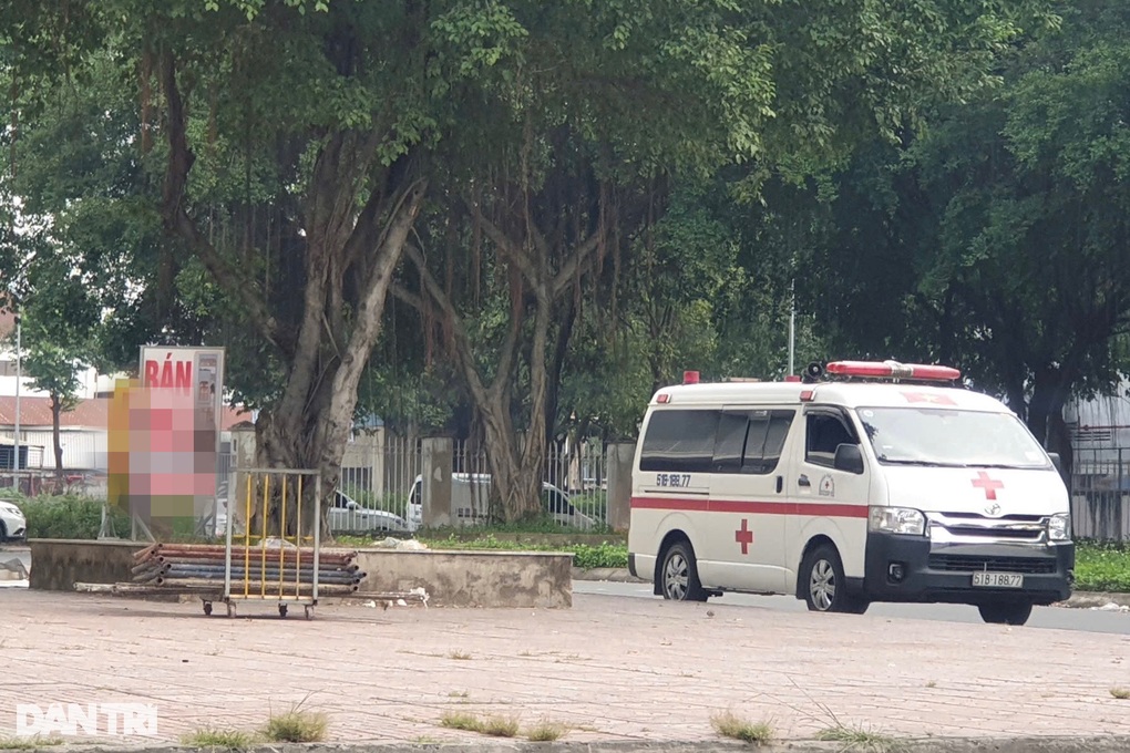 Người đàn ông tử vong dưới chân tòa nhà chung cư ở Bình Dương - 1 Người đàn ông tử vong dưới chân tòa nhà chung cư ở Bình Dương - 1