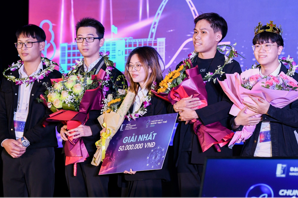 Tàu tự hành thông minh chiến thắng cuộc thi sáng tạo dành cho sinh viên - 1 Tàu tự hành thông minh chiến thắng cuộc thi sáng tạo dành cho sinh viên - 1