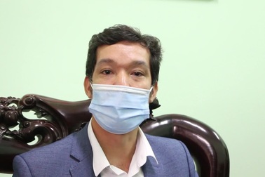 Hàng quán ở Hà Nội đồng loạt lắp vách ngăn, bán mang về