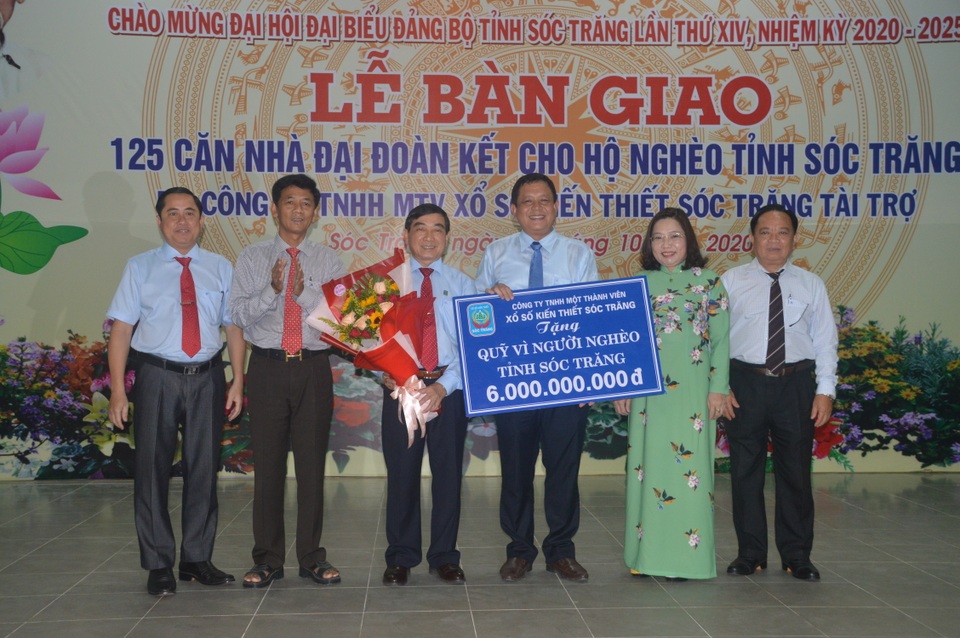 Sóc Trăng: Bàn giao 125 căn nhà đại đoàn kết cho hộ nghèo - 1 Sóc Trăng: Bàn giao 125 căn nhà đại đoàn kết cho hộ nghèo - 1