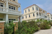 Thị trường bất động sản xả hàng giá gốc, người sẵn tiền có lợi