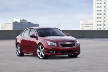 Chevrolet mời khách hàng lái thử xe của đối thủ