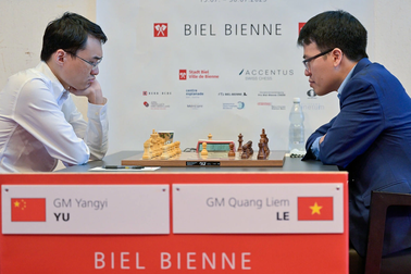 Lê Quang Liêm đánh bại kỳ thủ số hai Trung Quốc