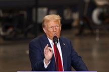 Ông Trump chỉ trích Tổng thống Ukraine không thỏa hiệp với Nga