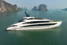 Tàu du lịch Hải Phòng trả lại tiền cho khách vì dịch vụ không như cam kết