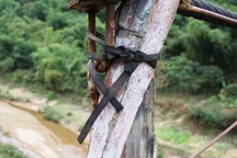 “Ác mộng” cầu treo!