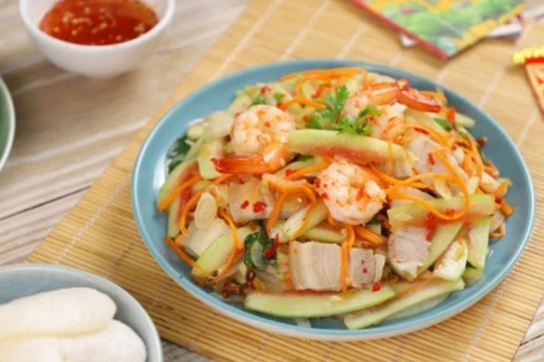 Nộm cùi dưa hấu chua ngọt, món ăn mới lạ, thanh mát cho ngày nóng bức - 2 Nộm cùi dưa hấu chua ngọt, món ăn mới lạ, thanh mát cho ngày nóng bức - 2