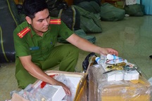 Thừa Thiên Huế: Liên tiếp bắt nhiều xe chở mỹ phẩm lậu cực lớn