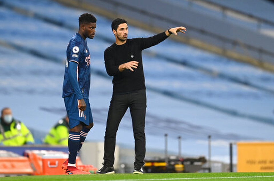 Man City 1-0 Arsenal: Sterling mang tới sự khác biệt - 4 Man City 1-0 Arsenal: Sterling mang tới sự khác biệt - 4