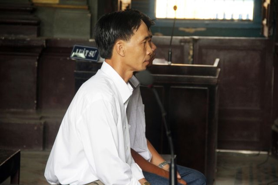 Điều tra lại vụ 2 cán bộ công an dùng nhục hình - 1 Điều tra lại vụ 2 cán bộ công an dùng nhục hình - 1