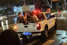 Đột kích quán bar nơi DJ Thái Hoàng diễn ở TPHCM, đưa 200 người về trụ sở