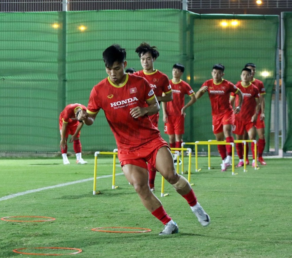 Báo Trung Quốc: HLV Park Hang Seo ra chiêu, đánh lừa Li Tie - 2 Báo Trung Quốc: HLV Park Hang Seo ra chiêu, đánh lừa Li Tie - 2