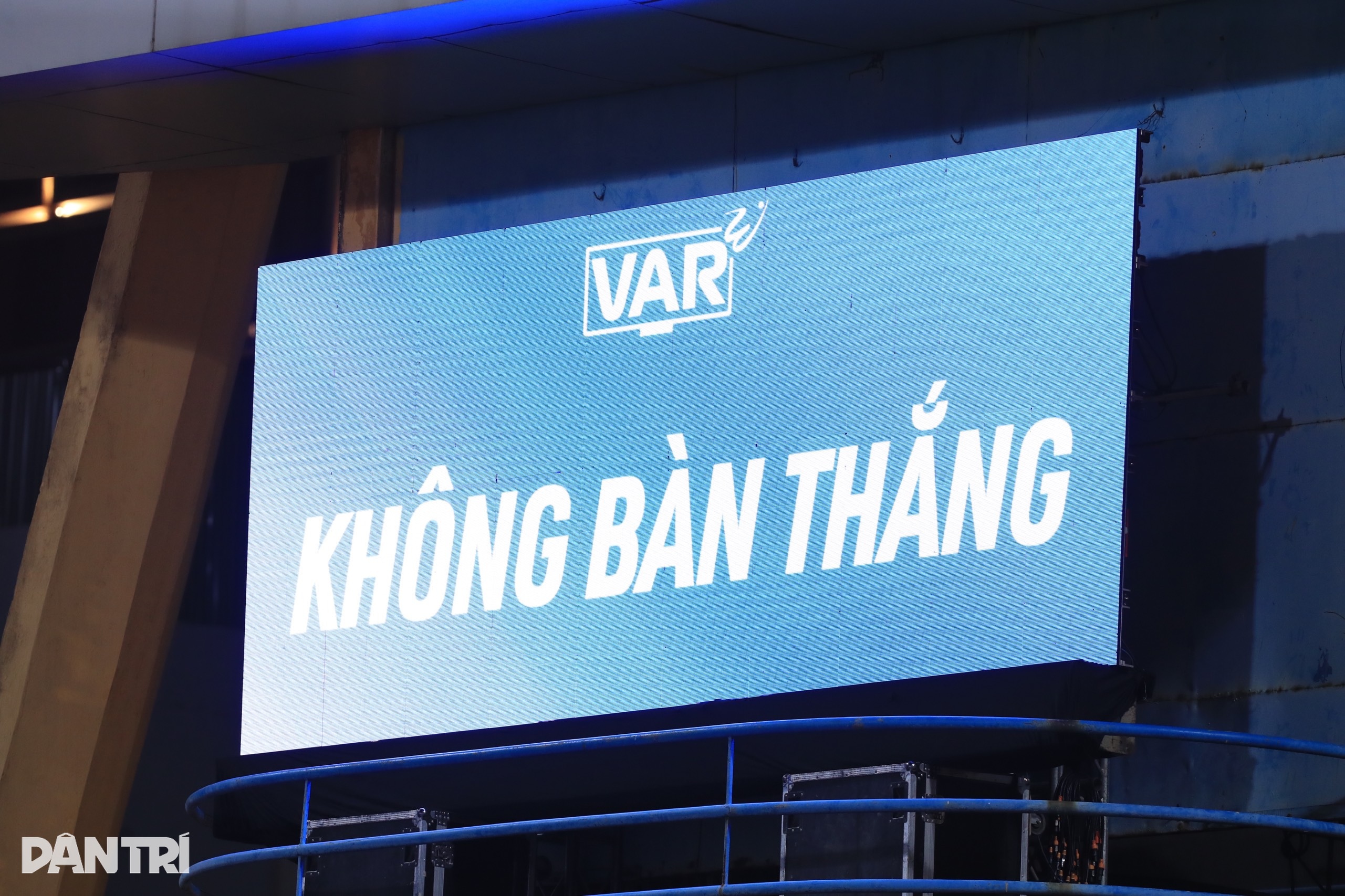 Klub Viettel lolos dari kekalahan meski memiliki satu pemain lebih banyak dari Klub Thanh Hoa - 2 CLB Viettel thoát thua dù đá hơn người CLB Thanh Hóa - 2