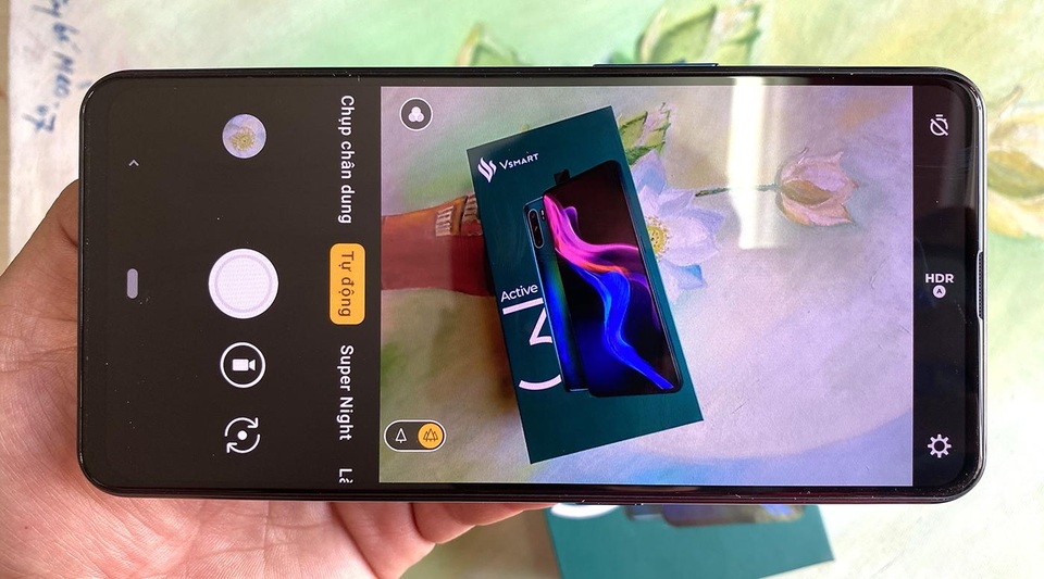 Đập hộp Vsmart Active 3 camera trượt mới ra mắt tại Việt Nam - 4 Đập hộp Vsmart Active 3 camera trượt mới ra mắt tại Việt Nam - 4