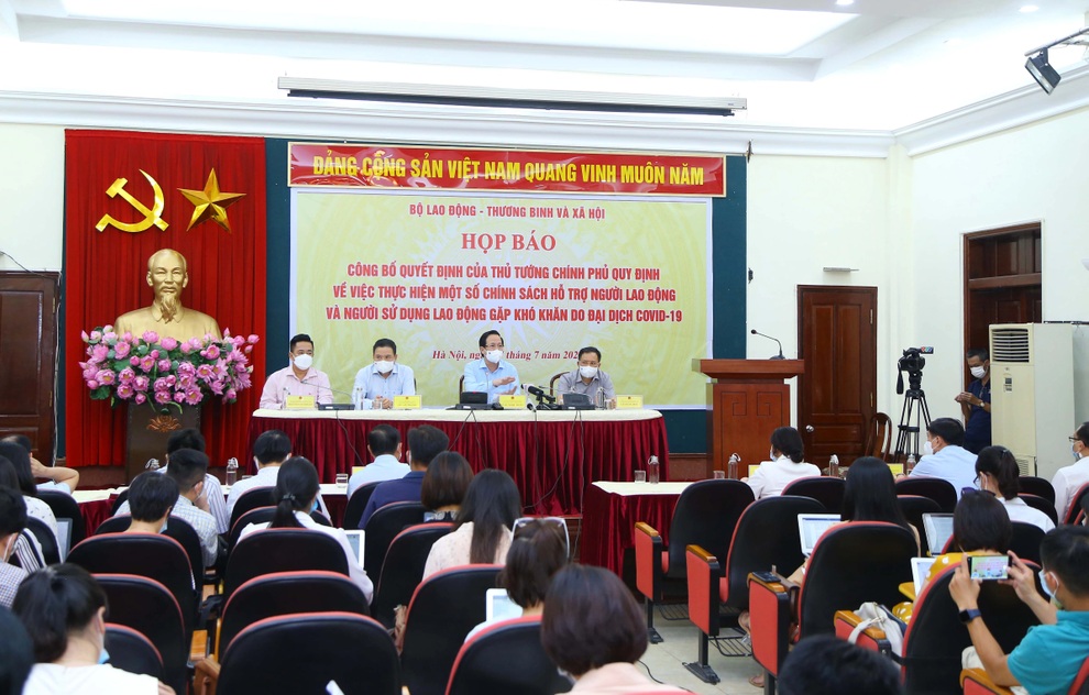 Bộ trưởng Đào Ngọc Dung: Thủ tục vay trả lương chỉ còn từ 7-10 ngày - 3 Bộ trưởng Đào Ngọc Dung: Thủ tục vay trả lương chỉ còn từ 7-10 ngày - 3