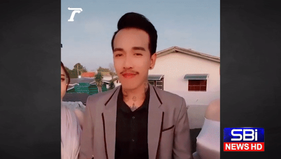 Người đàn ông sống hòa hợp với 8 người vợ trẻ dưới cùng một mái nhà - 1 Người đàn ông sống hòa hợp với 8 người vợ trẻ dưới cùng một mái nhà - 1