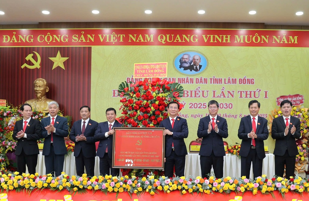 Bí thư Lâm Đồng chỉ đạo đẩy nhanh tiến độ cao tốc Bảo Lộc - Liên Khương - 3 Bí thư Lâm Đồng chỉ đạo đẩy nhanh tiến độ cao tốc Bảo Lộc - Liên Khương - 3