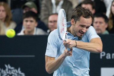 Medvedev và Zverev tan mộng vô địch các giải đấu ATP 250