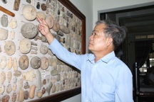 Người đàn ông dành cả thanh xuân để sưu tầm đá cổ