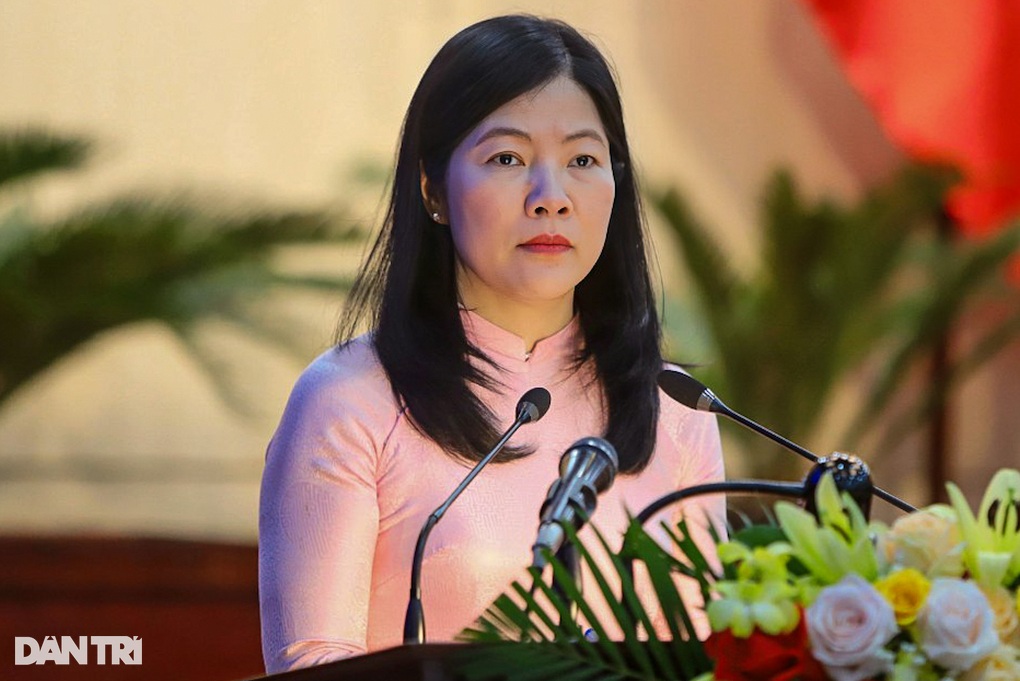 Đà Nẵng lo trường xuống cấp, nhiều bàn ghế có từ... thời bao cấp - 5 Đà Nẵng lo trường xuống cấp, nhiều bàn ghế có từ... thời bao cấp - 5