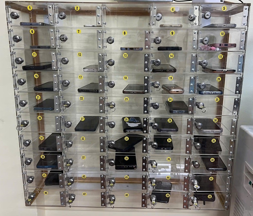 Спеціалізована школа в Хошиміні забороняє невидимі в'язниці під час уроків - 1 Một trường chuyên ở TPHCM cấm nhà tù vô hình trong giờ học - 1