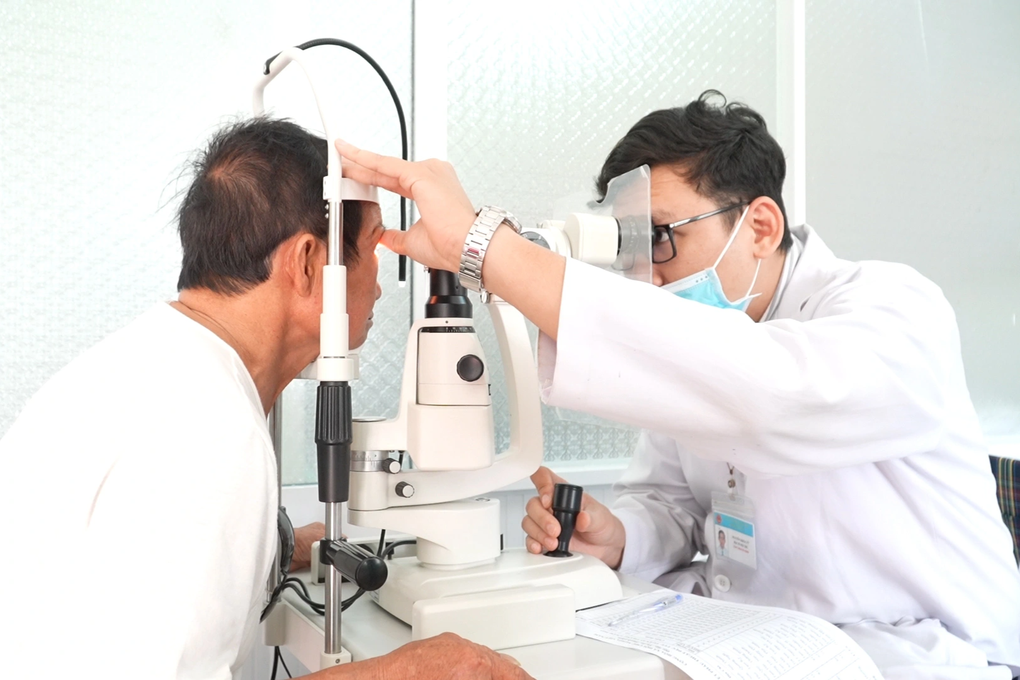 Bùng phát bệnh đau mắt đỏ, gần 42.000 ca trong 20 ngày - 1 Bùng phát bệnh đau mắt đỏ, gần 42.000 ca trong 20 ngày - 1