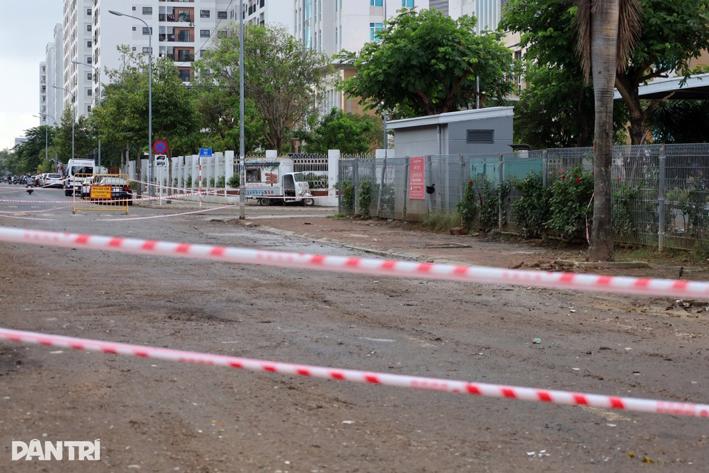 Núi rác cạnh trường học liên cấp ở Nha Trang đã được dọn sạch - 1