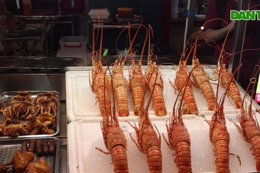 Kiểm tra an toàn thực phẩm tại Phố ẩm thực Hồ Thị Kỷ