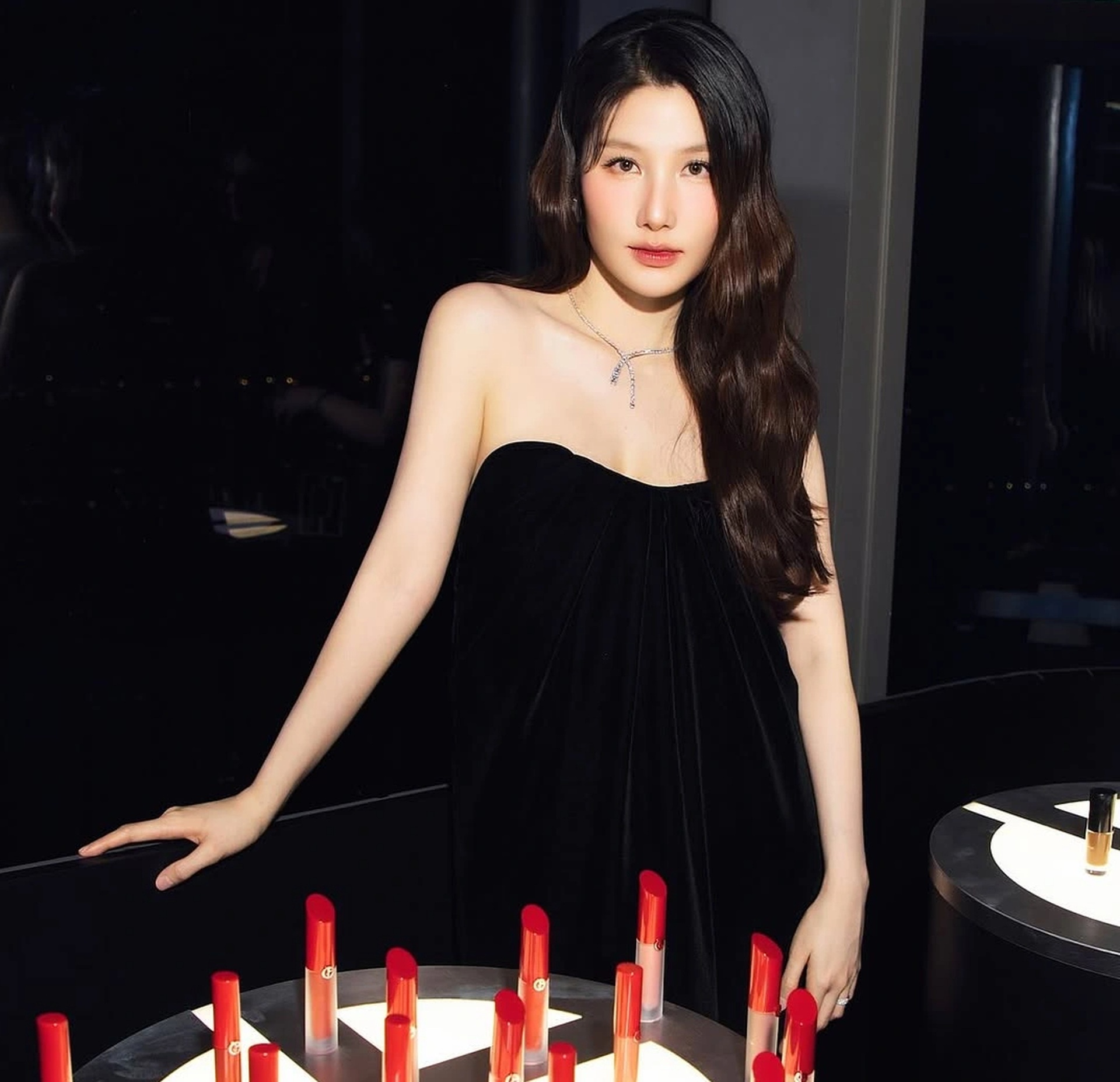 Diễm My 9X: Nhan sắc rạng rỡ sau khi sinh, được chồng doanh nhân cưng chiều - 2