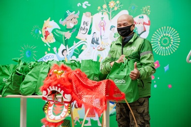 Những chuyến xe Grab tất bật chở "tết đủ đầy" về nhà